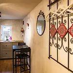 Apartmán Garden Apartment, *