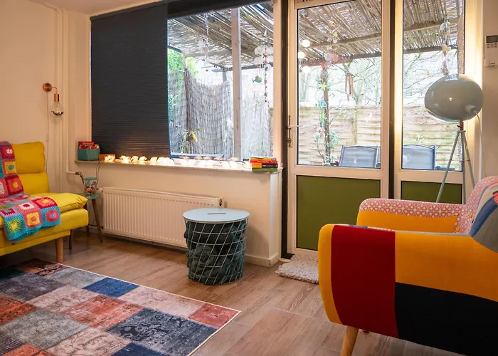 Garden Apartment, Appartement *