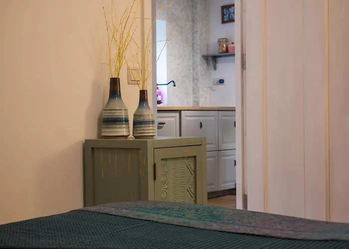 Garden Apartment, Appartement *